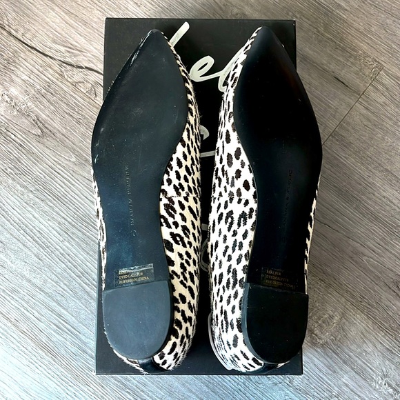 Black and white flats - Picture 4 of 4